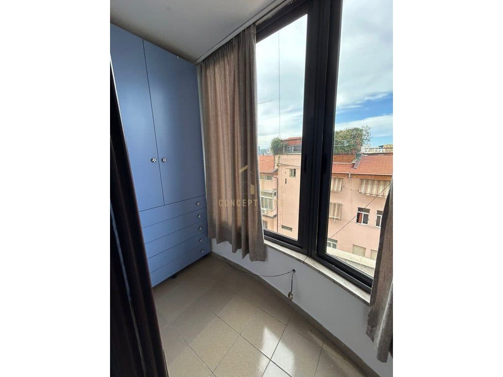 Jepet me qera apartament 2+1 Bulevardi Zogu 1