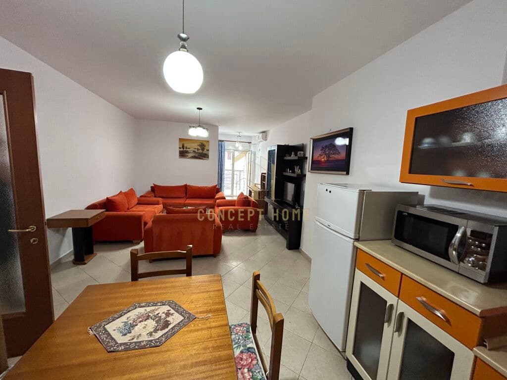 Jepet me qera apartament 2+1+2 tek Zogu i Zi- 650€\muaji 2