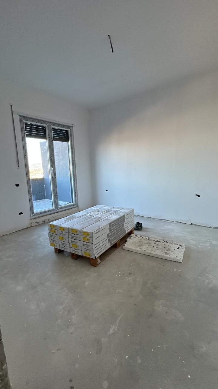 Shitet penthouse 1+1+verande ne Kamez 4