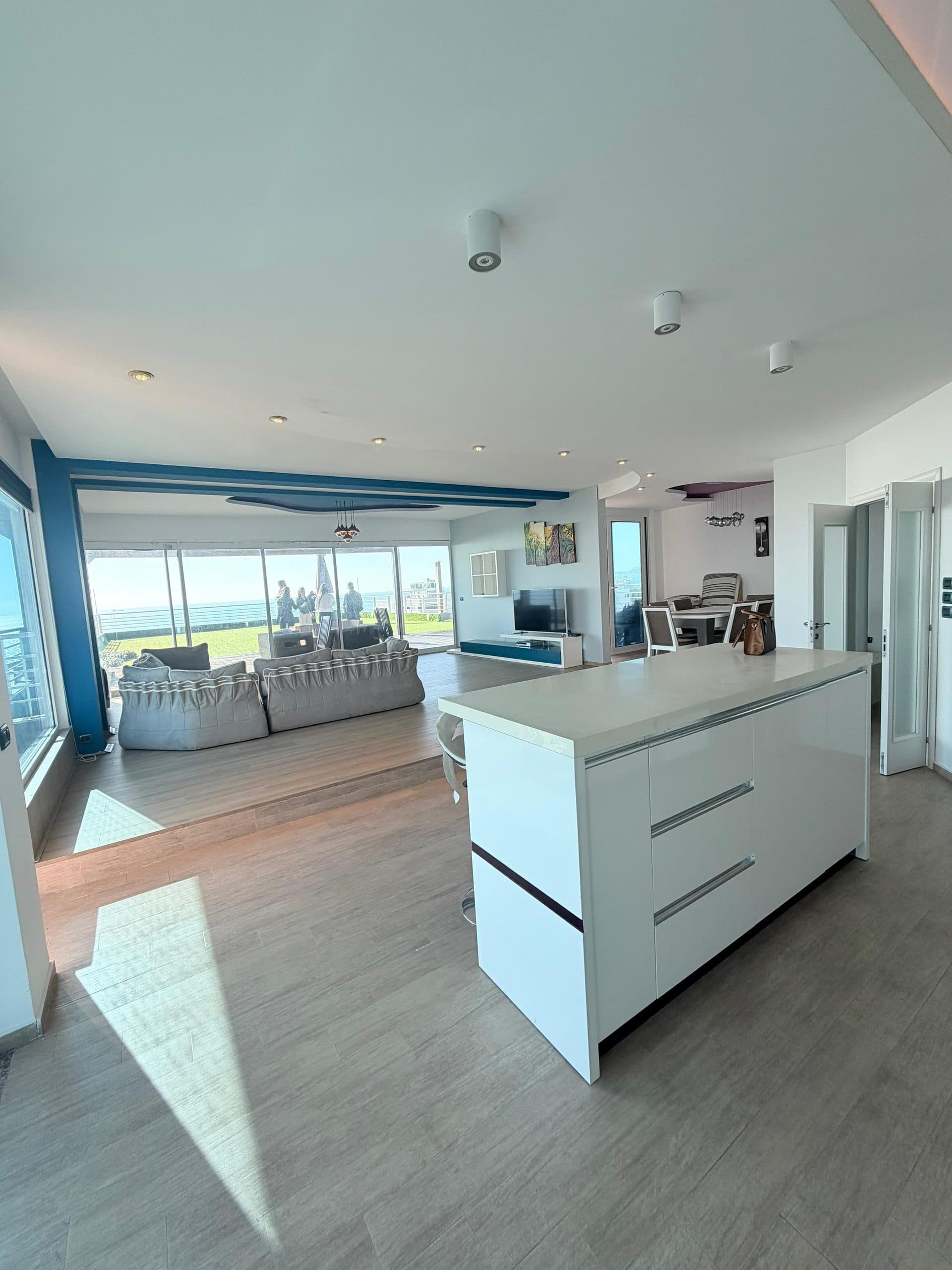 Shitet Penthouse 3+1+2 tek Shkembi i Kavajes, Durres