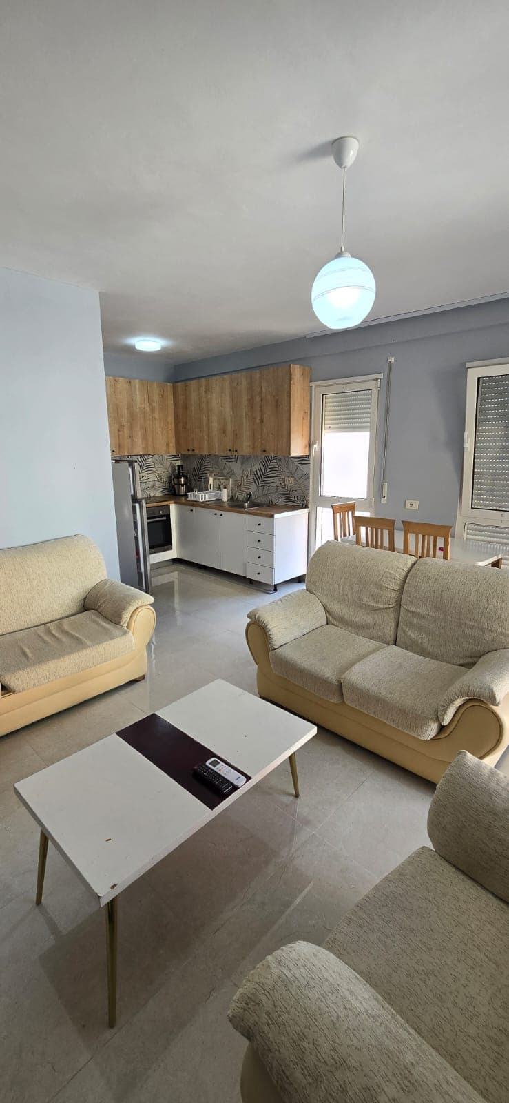 Shitet Apartament 2+1 Ne Qender