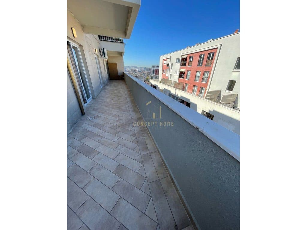 Shitet Apartament tek Vorri bomit kompleksi Colombo 4