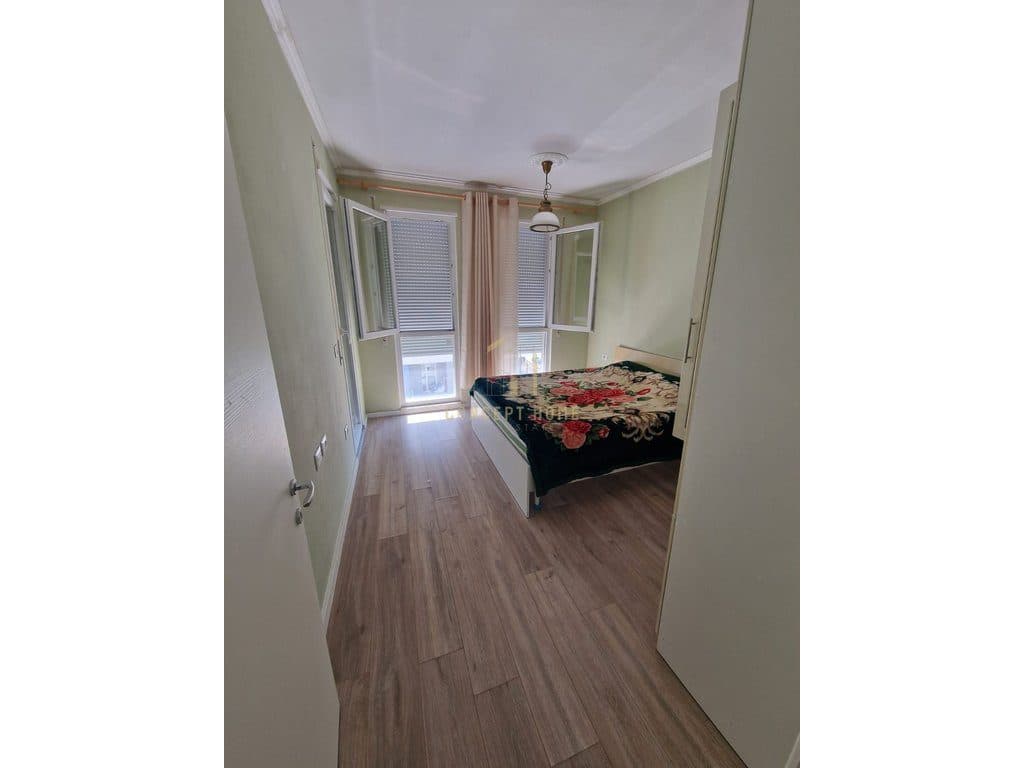 Shitet apartament 1+1 tek 2