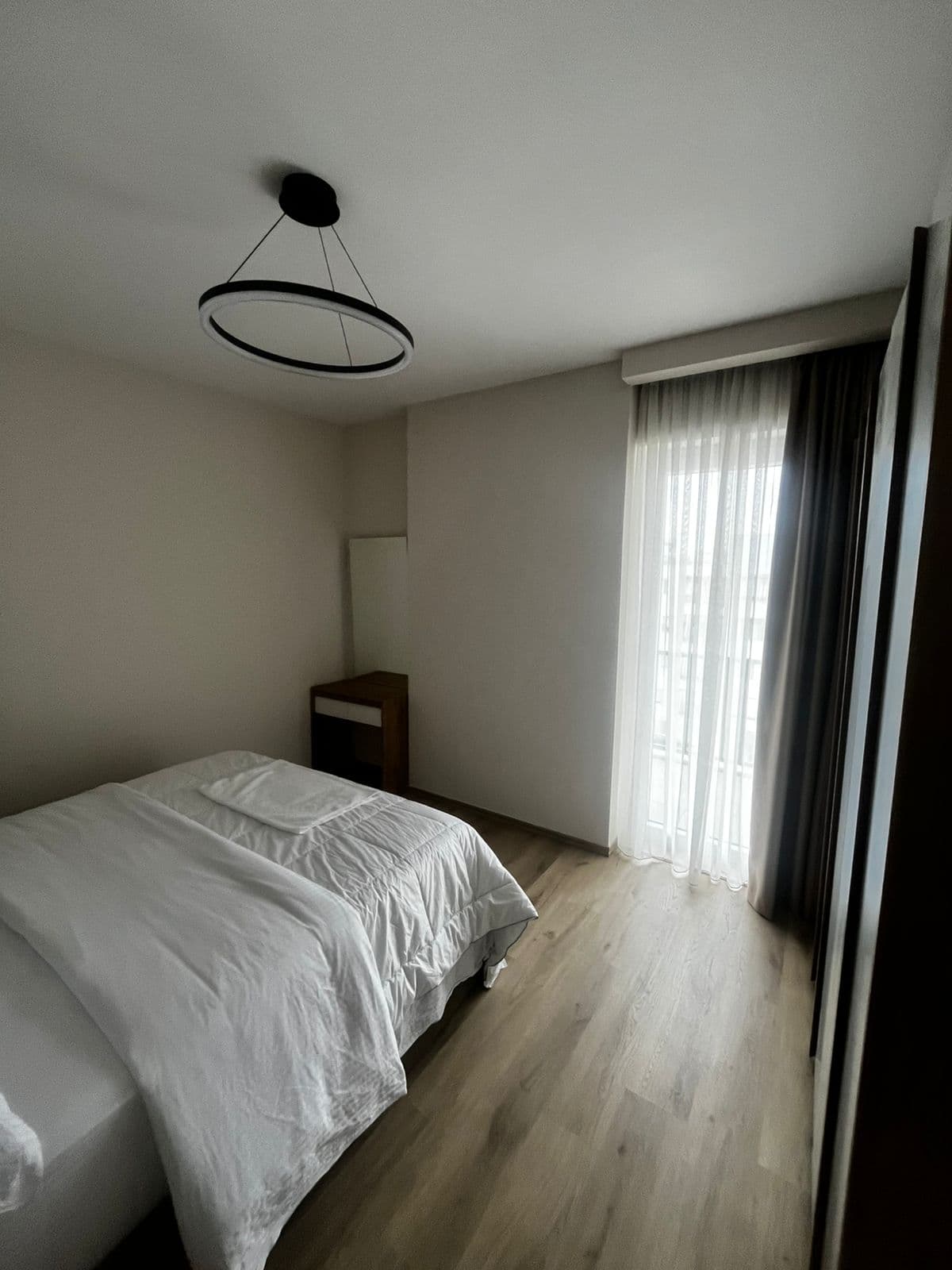 Shitet Apartament 2+1 ne Kamez 4
