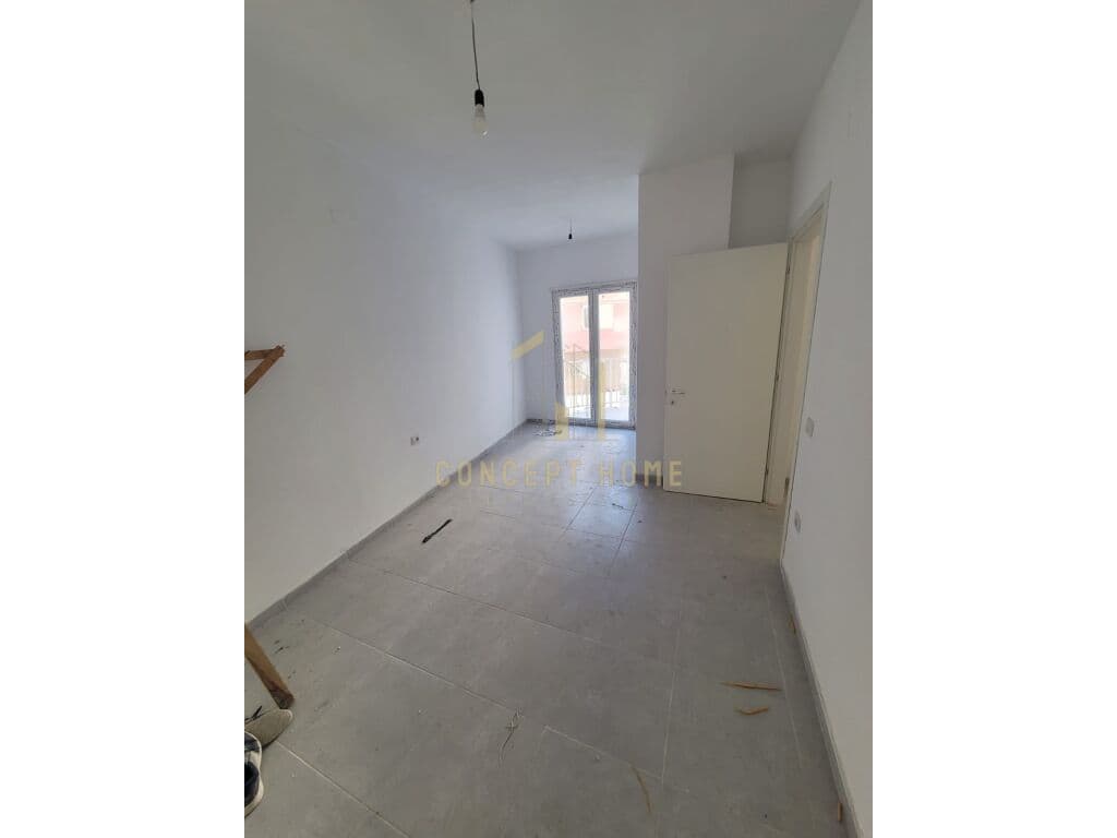 Shitet apartament 2+1 Rruga e Barikadave / 209.530 Euro 3
