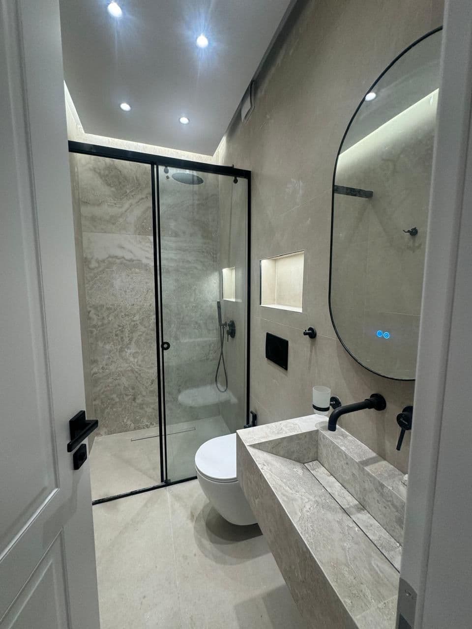 Shitet super Apartament 1+1 ne Golem 3