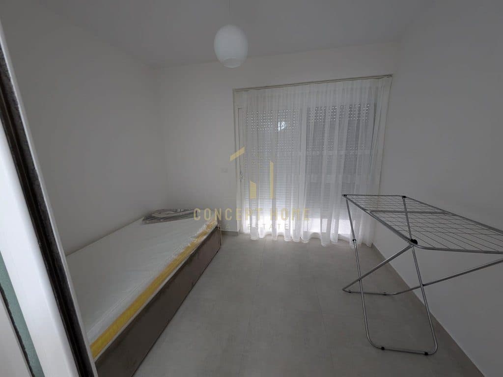 Jepet me qera Apartament 2+1 tek 4