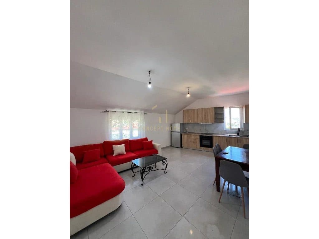 Jepet me qera apartament 2+1 ne Mistomam/Cmimi: 40,000 Leke/Muaj