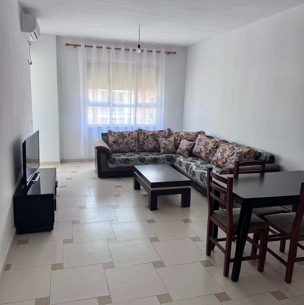 Jepet me qera apartament 2+1 ne Yzberisht/Cmimi: 47.000 ALL