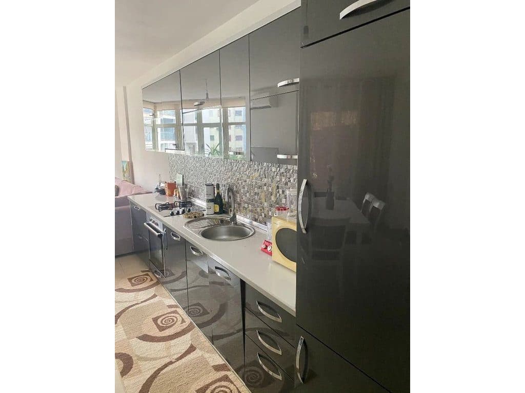 Shitet apartament 2+1+ 2 ne Yzberisht 2