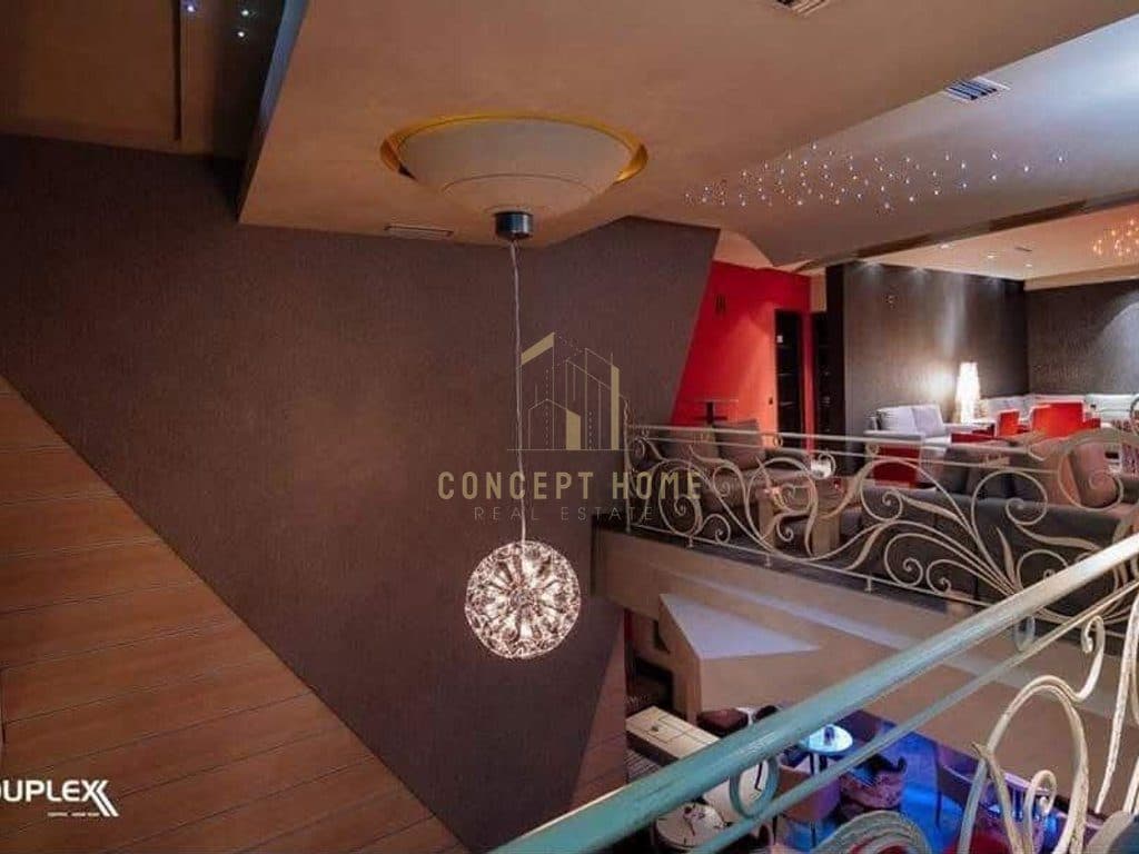 Jepet me qera lokal Duplex ne Korce - 1500€ | 370 m²