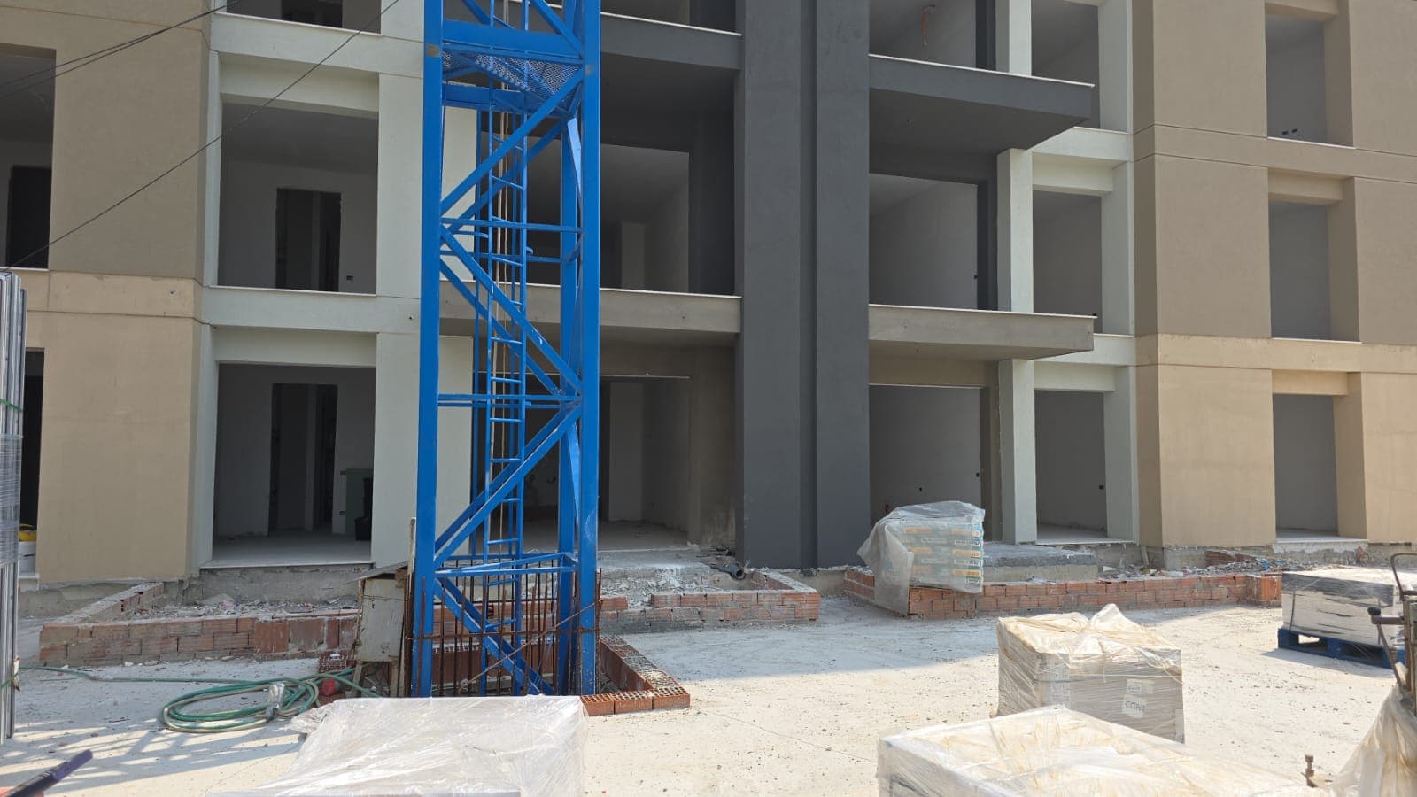 Shitet apartament 2+1+2 tek Liqeni i Thate (Palladium Residence) 3