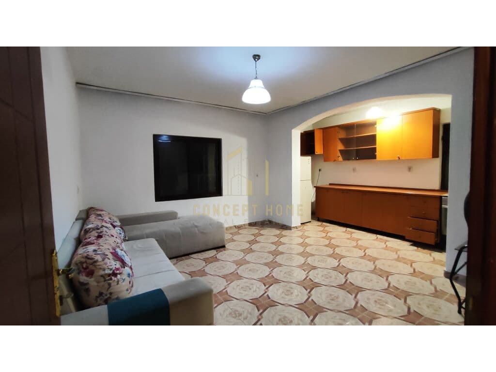 Jepet me qera kati i pare shtepi private 2+1 ne Laprake/32.000 leke muaji