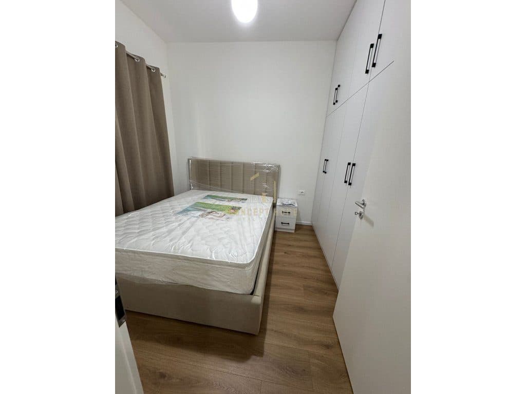 Jepet me qera Apartamenti 1+1 ne Ali Dem. 3