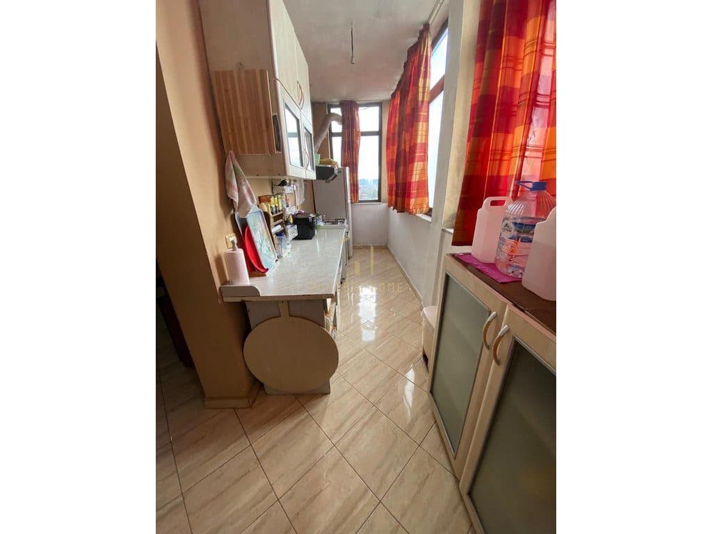 Shiten dy apartamente tek 21 Djetori 4