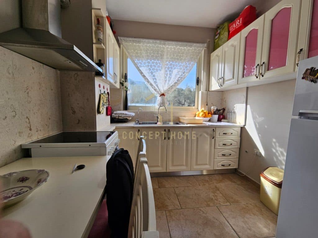 Jepet me qera apartament 1+1 Tek Liqeni i Thate 2