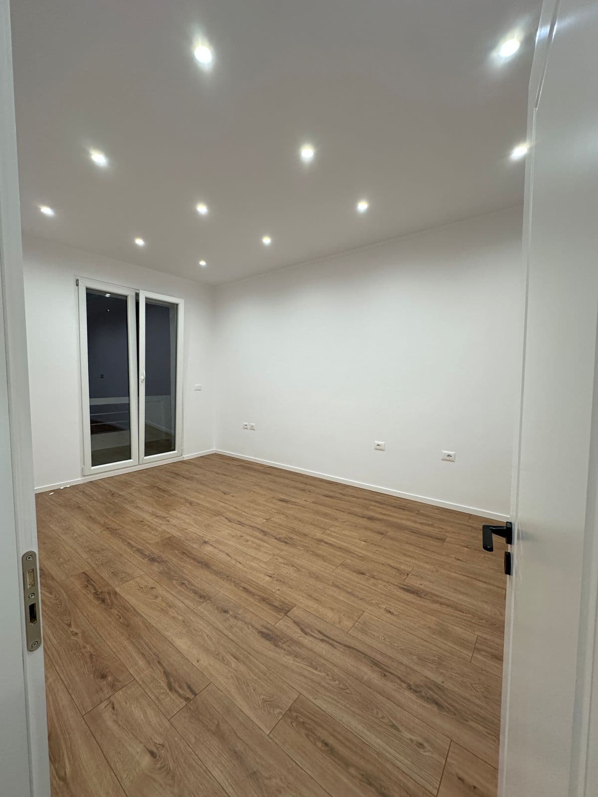 Apartament 2+1 Për Shitje në Rruga e Durrësit, Tiranë - 168,000€ | 73 m²