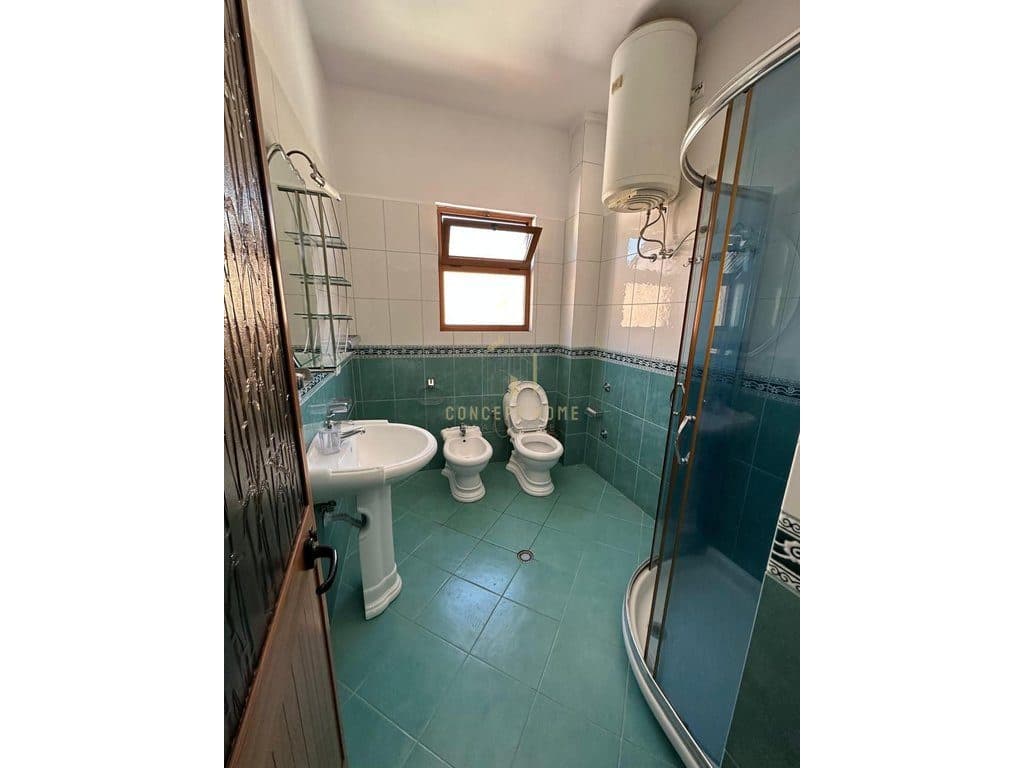 Jepet me qera shtepi private 2+1 Porcelan 3