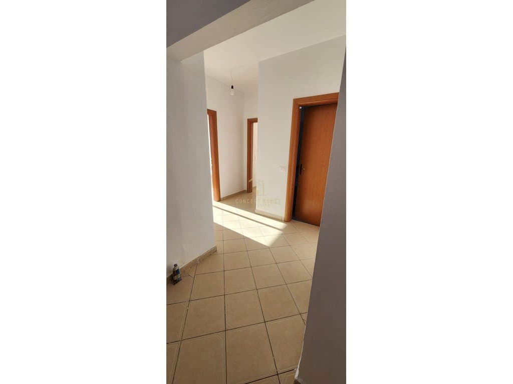 Shitet Apartament 1+1 ne Fresk 3