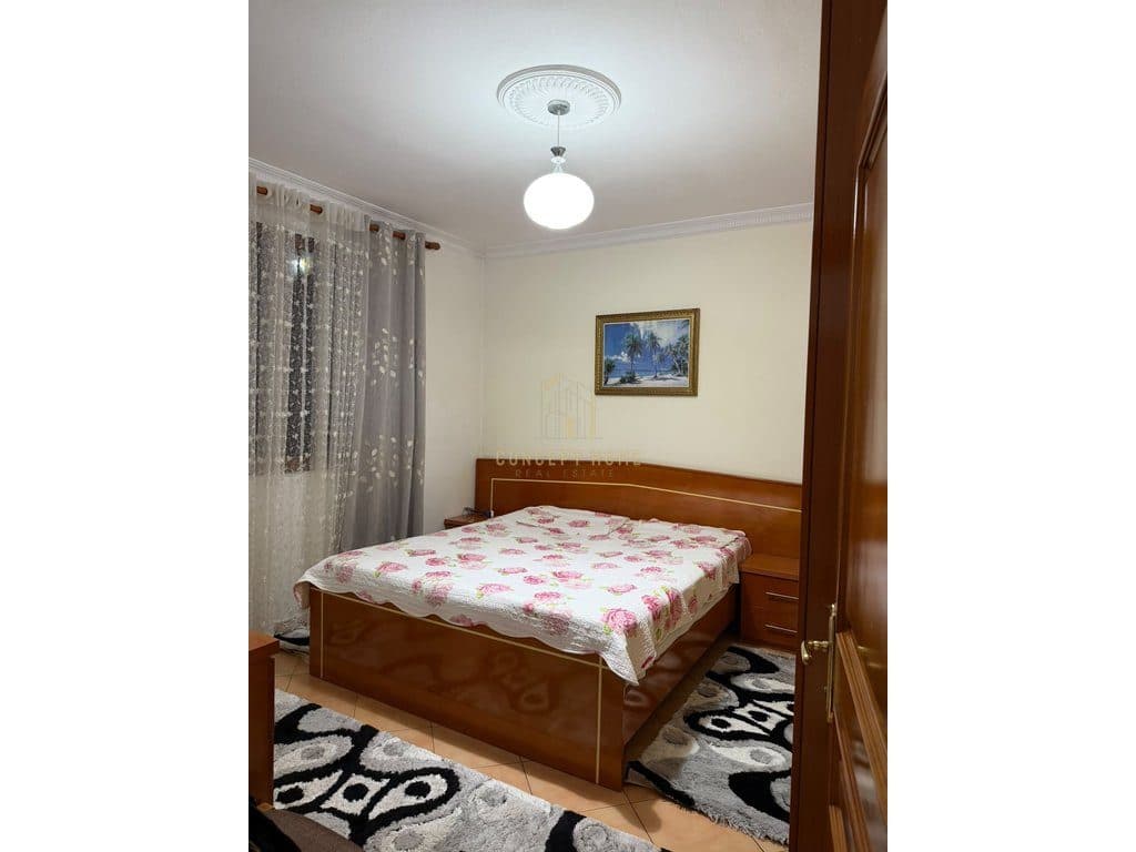 Jepet me qera shtepi private 2+1 ne 5 Maj 3