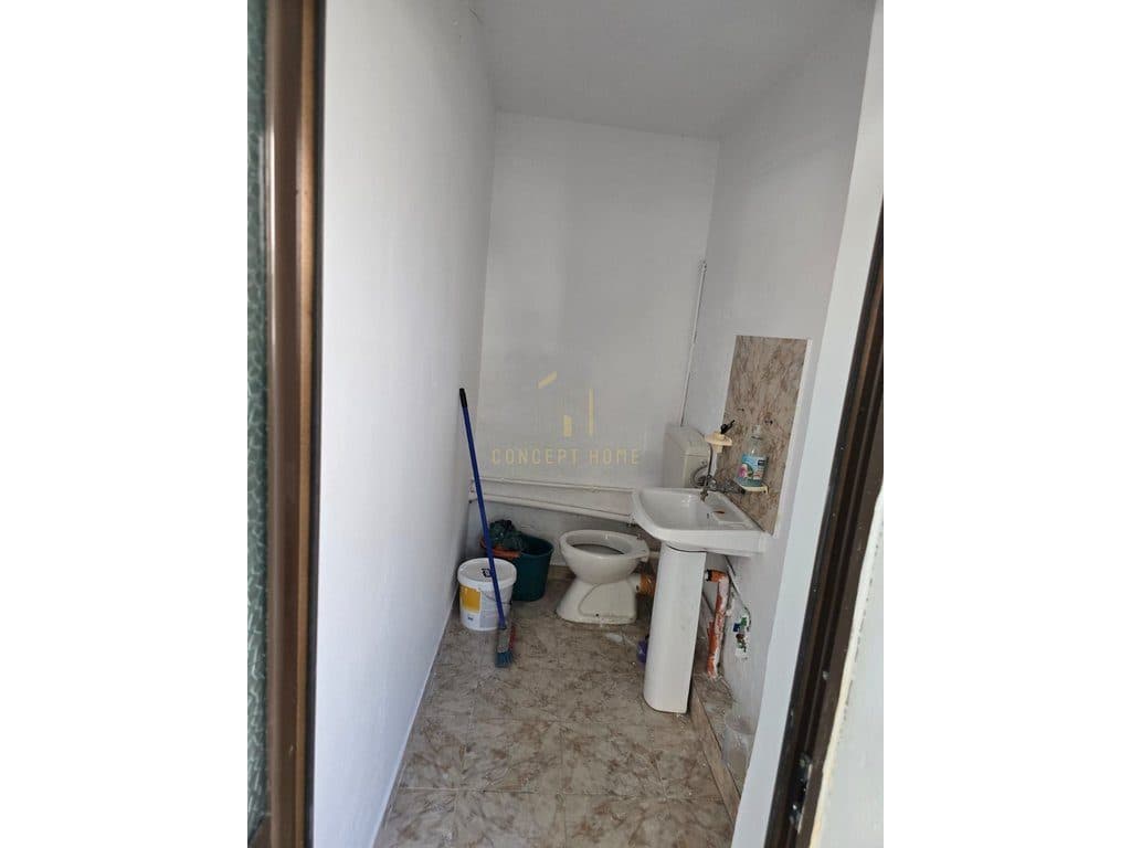 Shiten 2 Ambjente te ndara ne Dyqan dhe Garsoniere tek rruga e Kavajes, Tiranë - 195,000€ | 64 m² 4