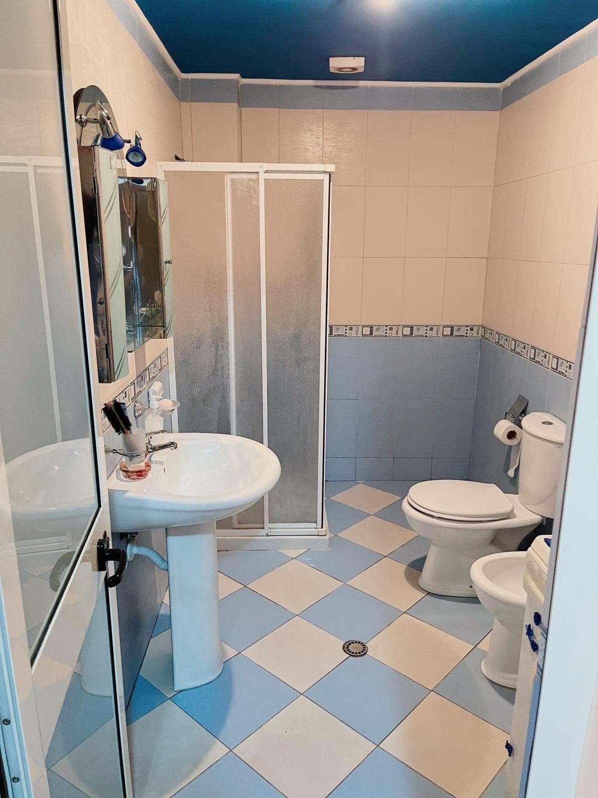 Shitet Apartament 1+1 ne Golem 4