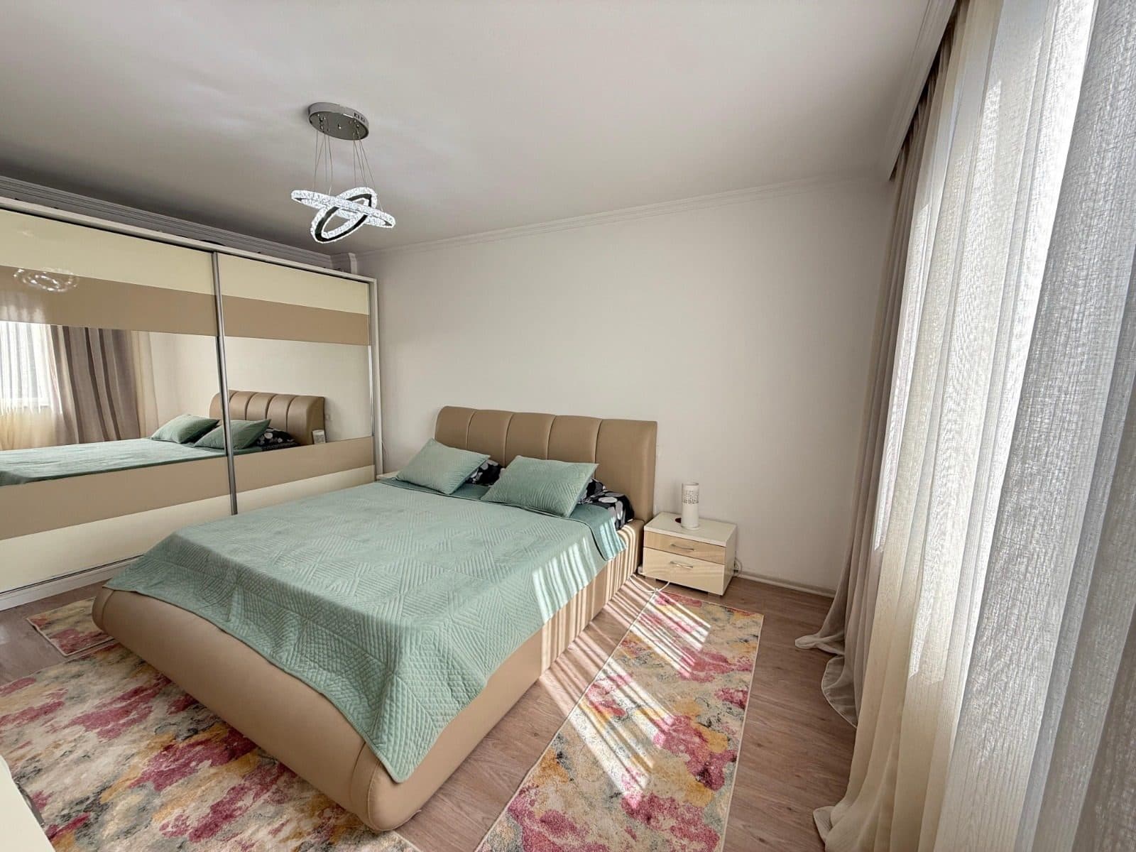 Shitet apartament 2+1 ne Kinostudio 3