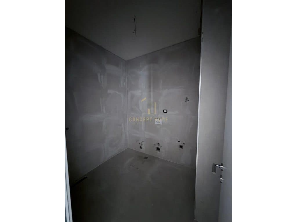 Shitet apartament 3+1 tek Ish Fusha Aviacionit "Turdiu"