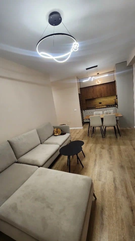 Jepet Apartament 2+1 te Univers City/Cmimi:55.000 Lek 2