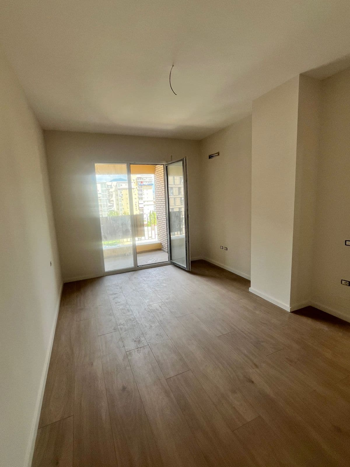 Shitet apartament 1+1 tek Fusha e Aviacionit (IBN Residence) 3