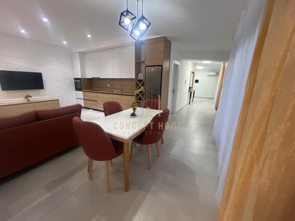 Jepet me qera apartament 2+1 tek 2
