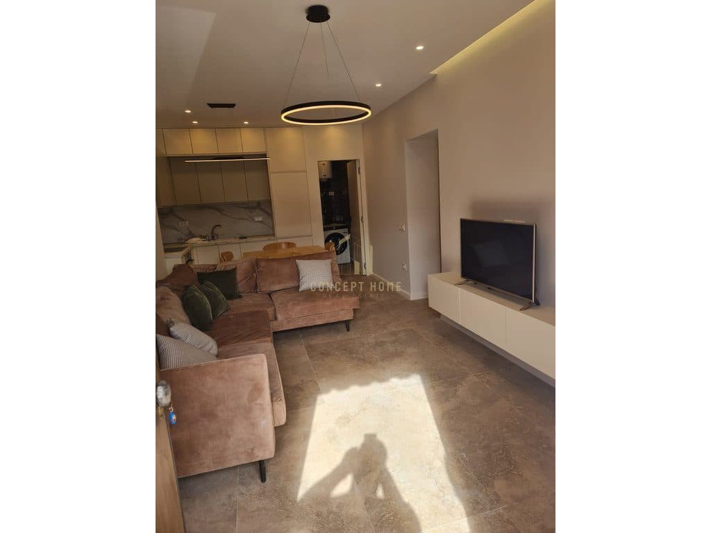 Shitet Apartament 2+1 ne Xhamllik