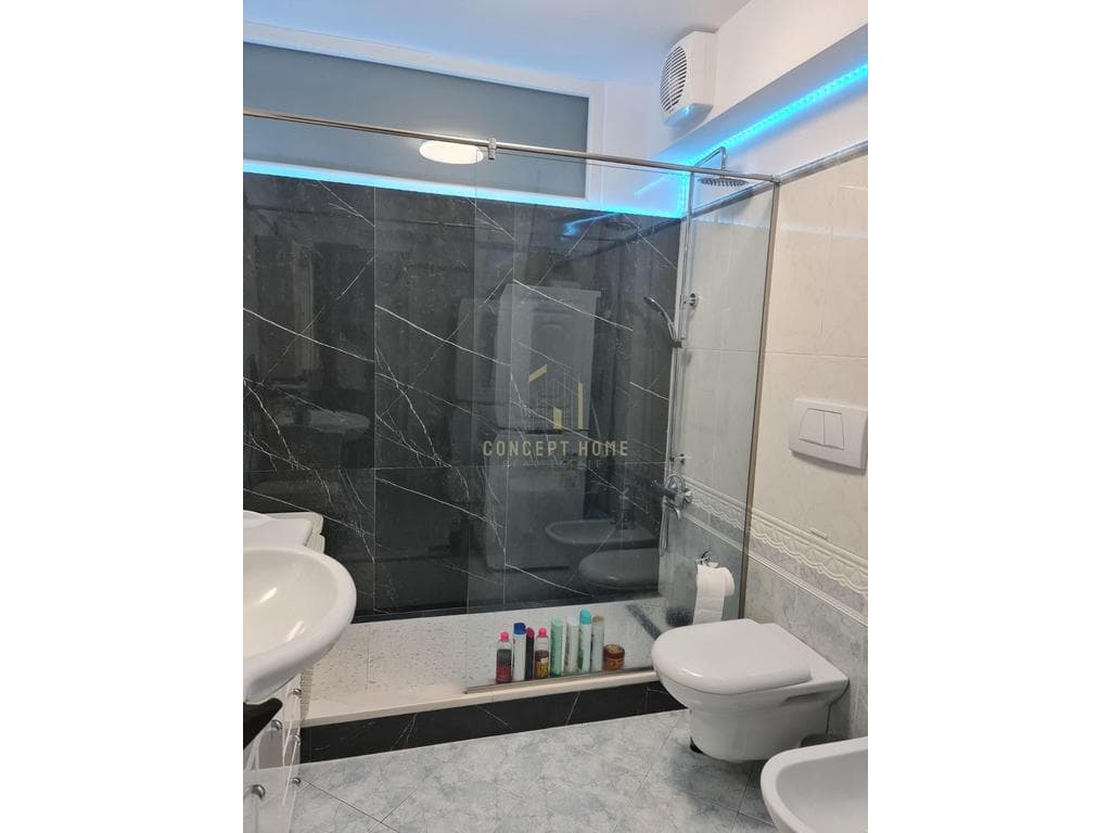 Shitet apartament 1+1 tek 3