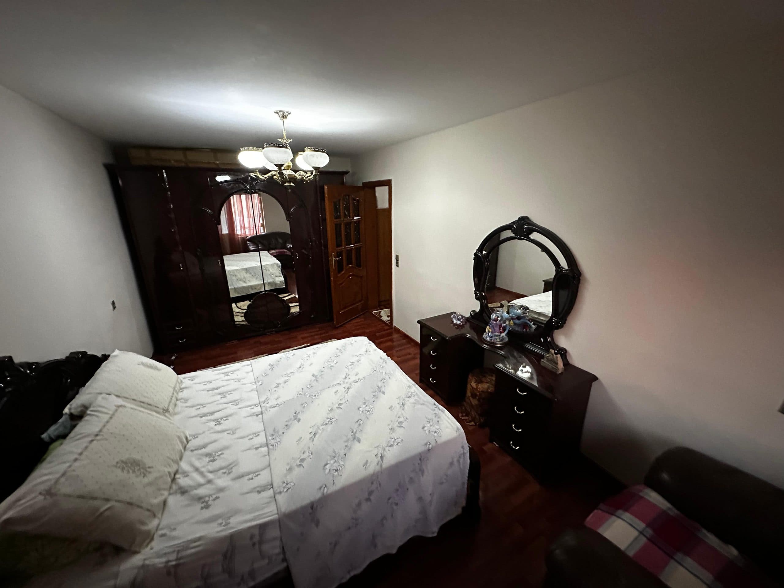 Jepet me qera apartament 2+1 ne Bulevardi Zogu i Pare 2