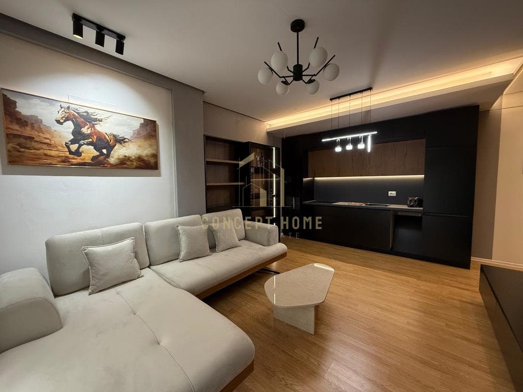 Jepet me qera apartament 2+1 ne Qender. 3