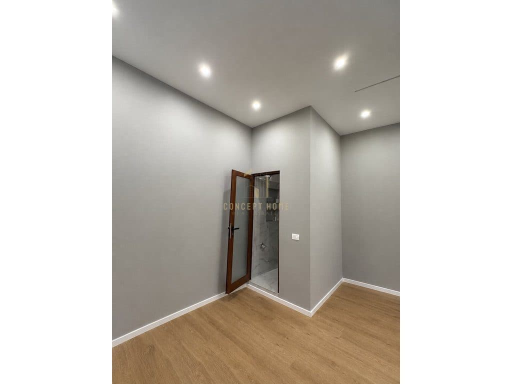 Jepet me qera Ambient Biznesi prane QSUT 3