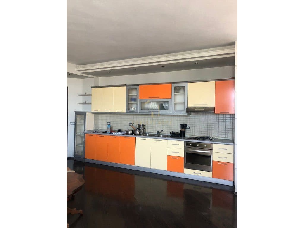 Apartament 2+1 Me Qira në Komunën e Parisit, Tiranë - 600€ | 110 m² 2