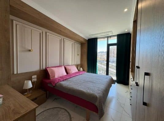 Shitet Apartament i Mrekullueshëm 2+1+2 pranë Liqenit Artificial 4