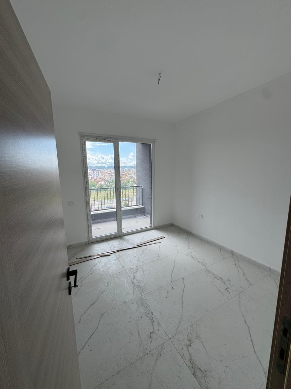 Jepet me qera Apartament 2+1 ne Paskuqan 3