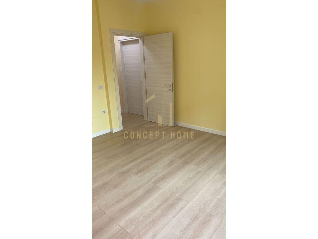 Jepet ambient biznesi me qera 2+1 te Selvia ,Qender 4