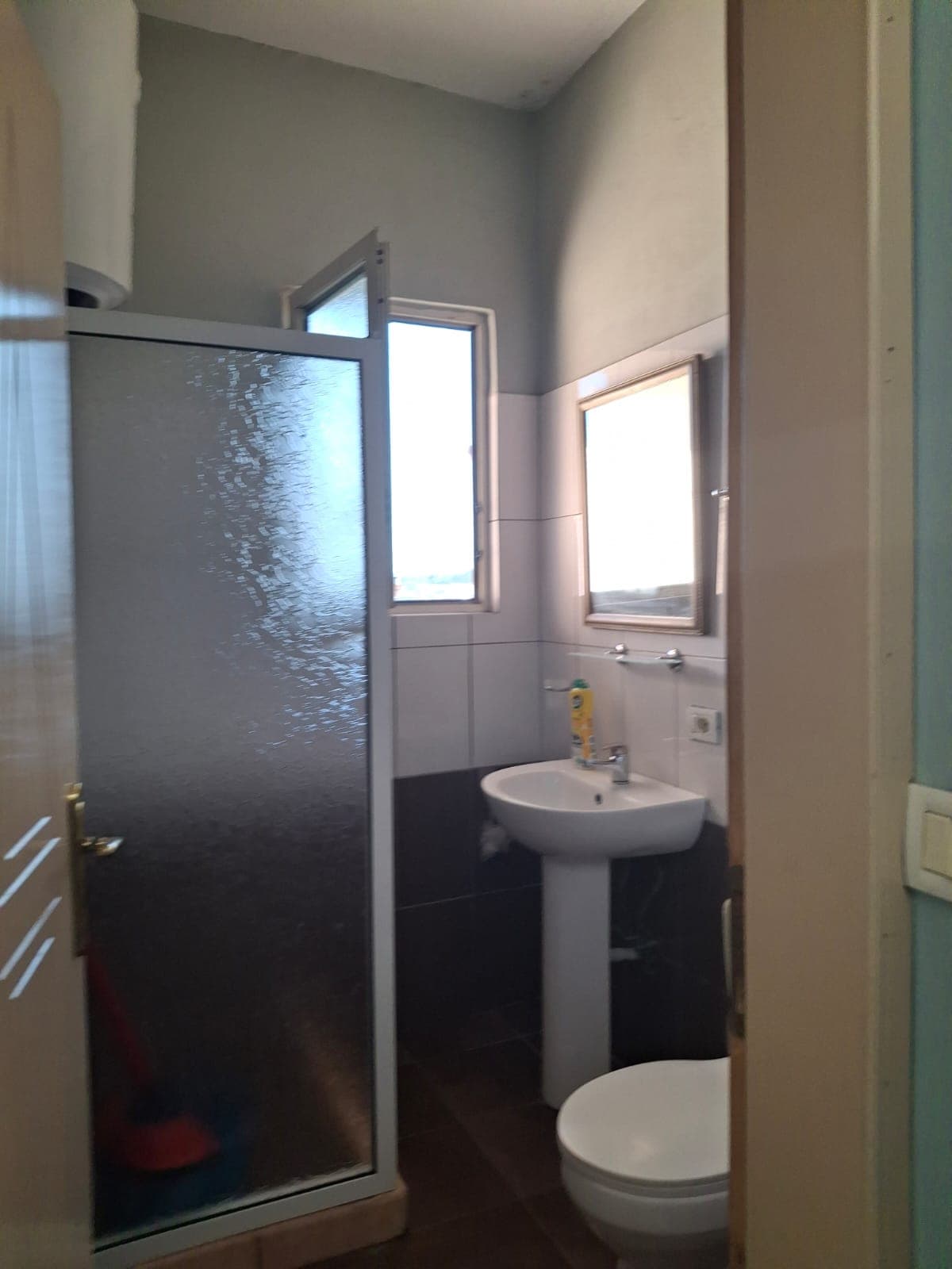 Jepet me qera Apartament 1+1 te Kodra Priftit 4