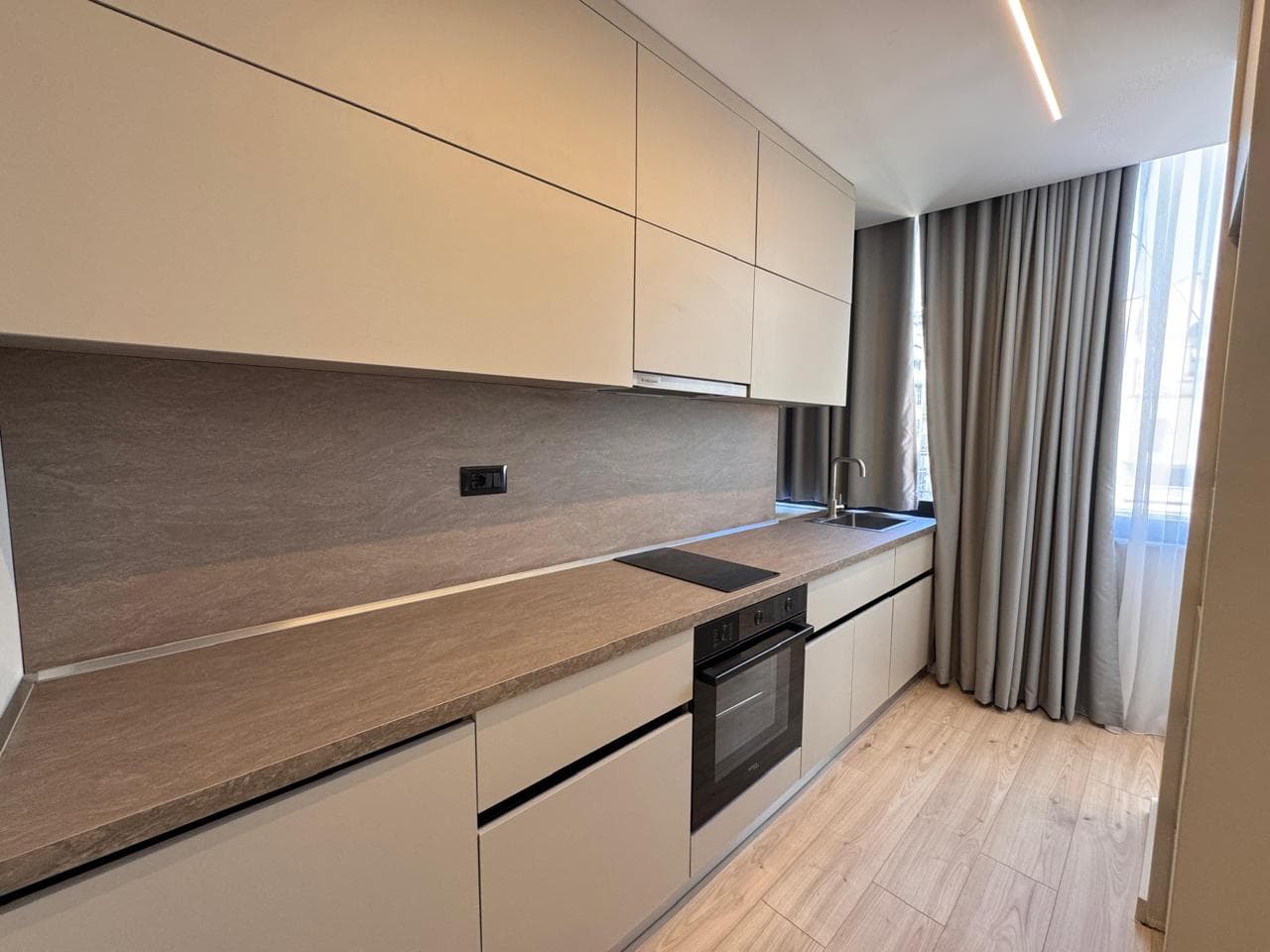 AirBnb Me Qira në Qendër të Tiranës - 1900€ | 128 m²