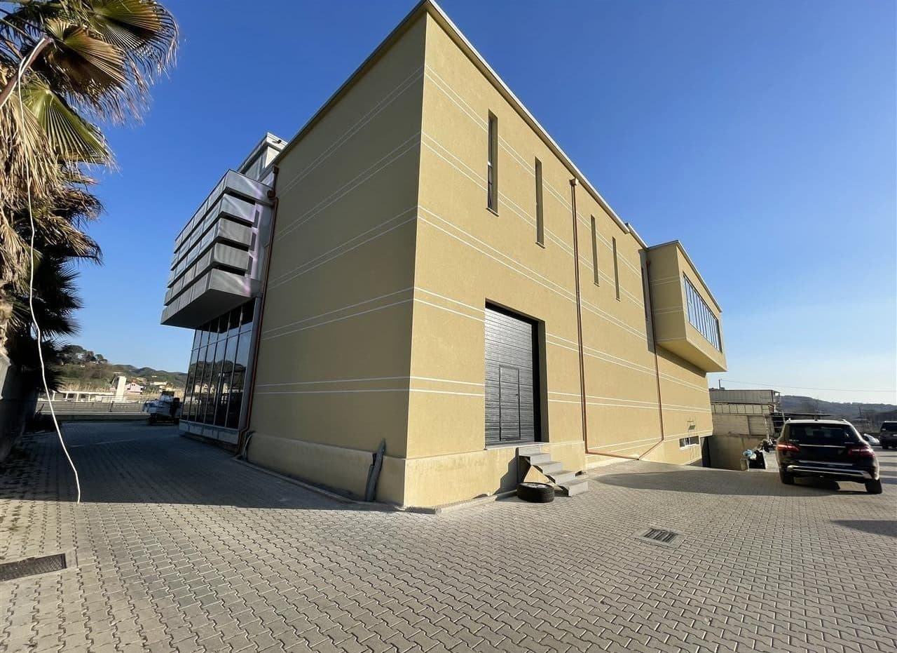 Shitet Magazin ne Autostraden Tirane Durres 3