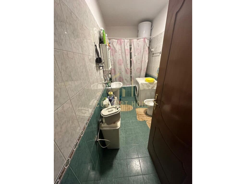 Shitet Apartament 2+1 ne Myslym Shyr