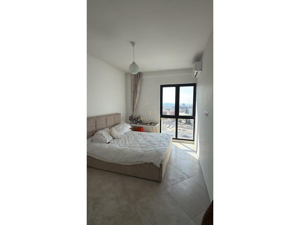 Jepet me qera qera Apartamenti 1+1 tek farmacia 10 3