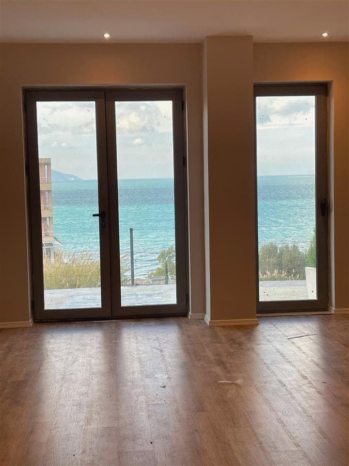 Shitet apartament 2+1 Vlore ,afer Lungomares ,Rezidenca Odeon 4