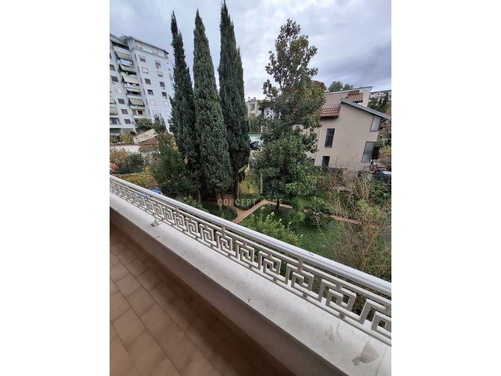 Apartament 3+1+2 Me Qera në Ali Demi, Tregu Elektrik - 800€ | 115 m²