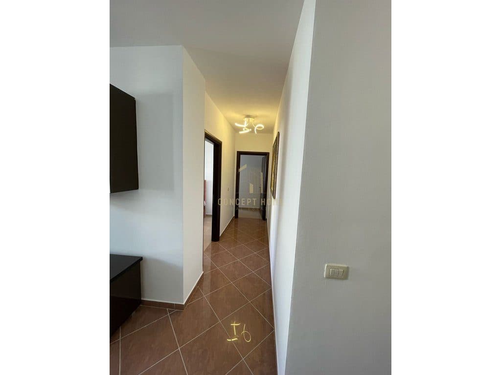 Shitet Apartament tek Vorri bomit kompleksi Colombo 3