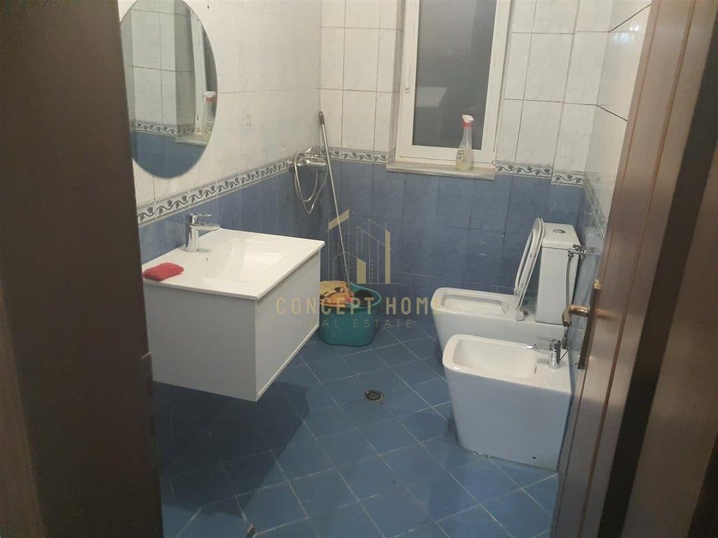 Jepet me qera apartament 2+1 te sheshi Willson/Cmimi: 750 Euro 4