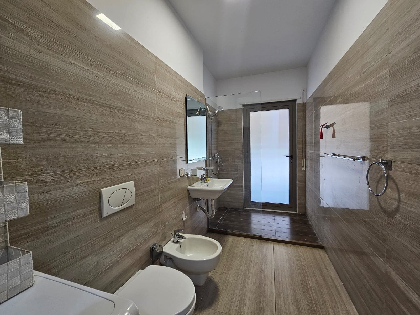 Jepet me qera super Apartament 3+1+2 tek Delijorgji-1000 euro/muaji 3